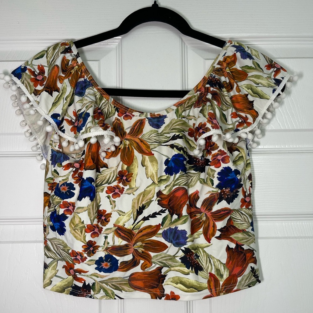 Kortni Jeane pom-pom floral ruffle top | Size Medium